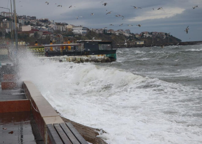 Çanakkale’de lodos etkili oluyor